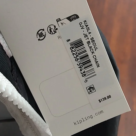 Kipling back pack jet black chain KIA5L4-SEOUL unique design silver bright patch - Picture 6 of 8